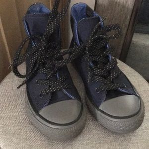 Boys high top converse, size 13!